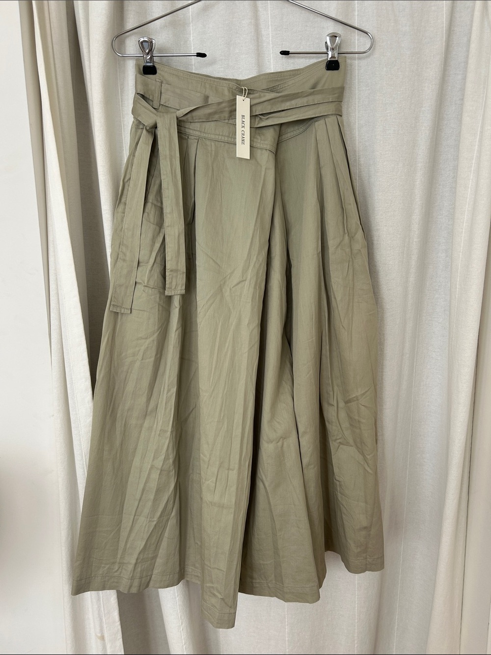 BLACK CRANE origami culotte in sage green High-Waist Tie front size small NWT